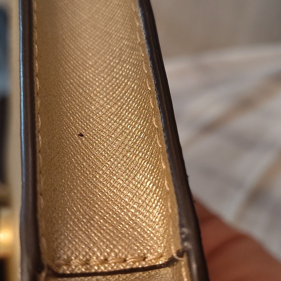 LIKE🆕MK: Michael Kors On-the-Go Mini Crossbody Bag Gold - Picture 13 of 13